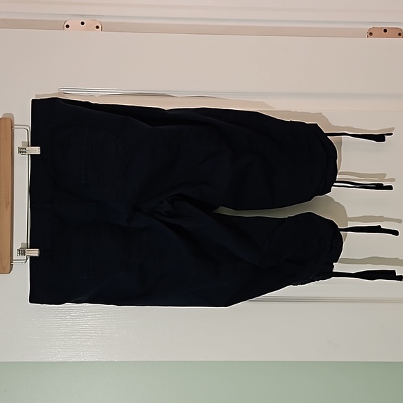 Ricki's blue cargo capri - Picture 2 of 6
